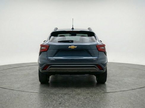 Used 2025 Chevrolet Trax LT w/ LT Convenience Package FWD image 6