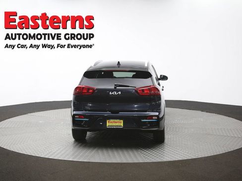 Used 2022 Kia Niro EX w/ Cold Weather Package FWD image 35