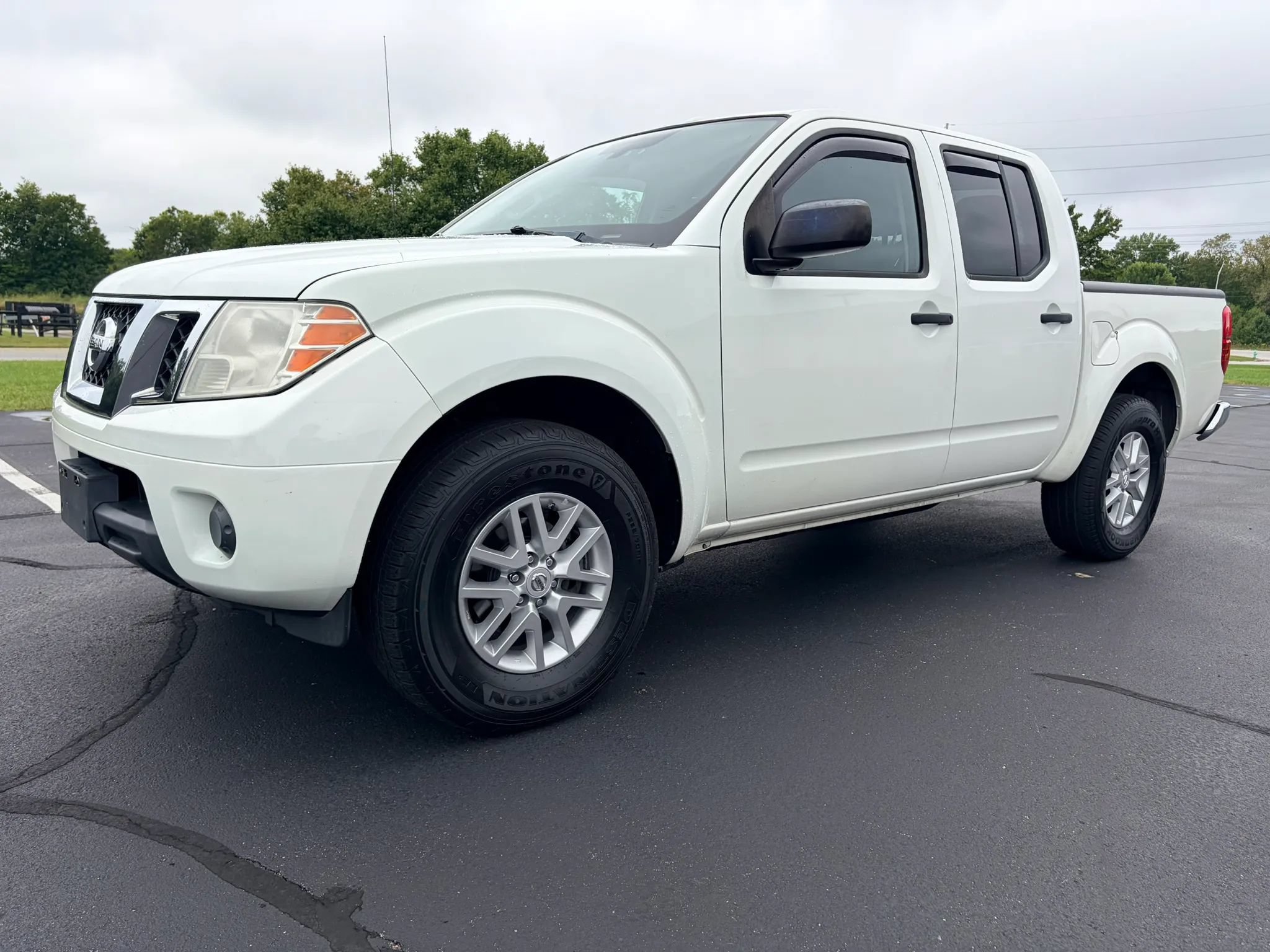 Used 2016 Nissan Frontier SV AWD/4WD image 1