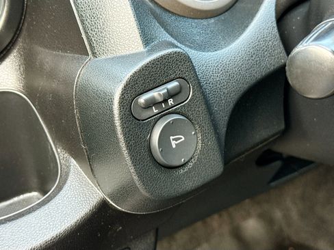 Used 2010 Honda Fit image 10