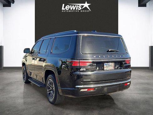 Used 2023 Jeep Wagoneer 4WD w/ Premium Group I image 3
