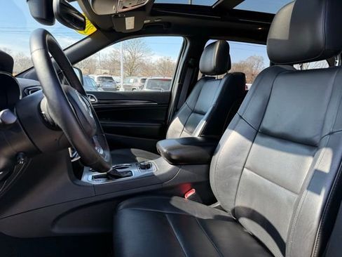 Certified 2020 Jeep Grand Cherokee Limited w/ Luxury Group II image 12