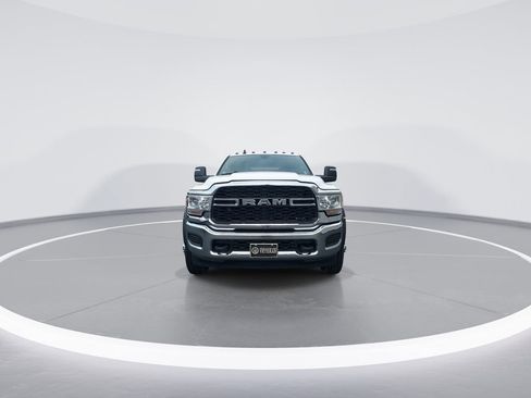 Used 2024 RAM 4500 Tradesman w/ Chrome Appearance Group AWD/4WD image 3