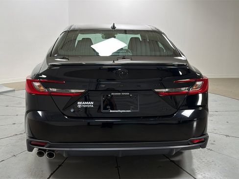 Used 2026 Toyota Camry SE w/ Convenience Package image 4