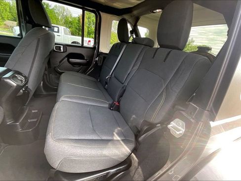 Used 2024 Jeep Wrangler Unlimited w/ Convenience Group AWD/4WD image 25