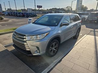 Used 2019 Toyota Highlander Plus video 1