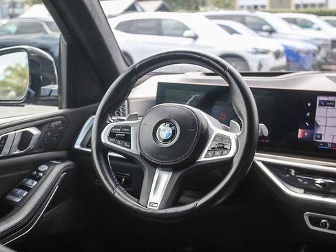 Used 2023 BMW X7 xDrive40i w/ M Sport Package AWD/4WD image 15
