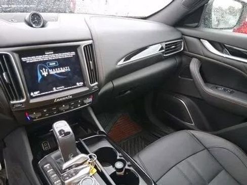 Used 2020 Maserati Levante GranSport AWD/4WD image 4