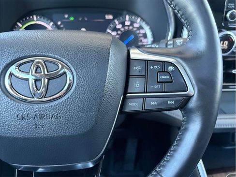 Used 2021 Toyota Highlander Limited AWD/4WD image 14