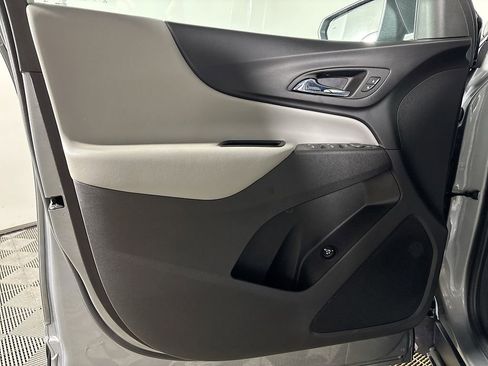 Used 2023 Chevrolet Equinox LT w/ Driver Convenience Package image 10