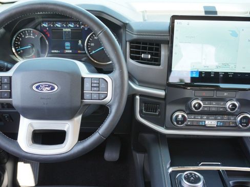Used 2022 Ford Expedition XLT RWD image 29