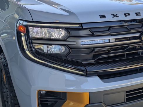 Used 2025 Ford Expedition Tremor image 8