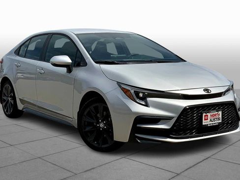 Used 2024 Toyota Corolla SE FWD image 3