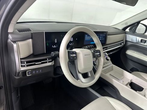 Used 2024 Hyundai Santa Fe SEL image 13