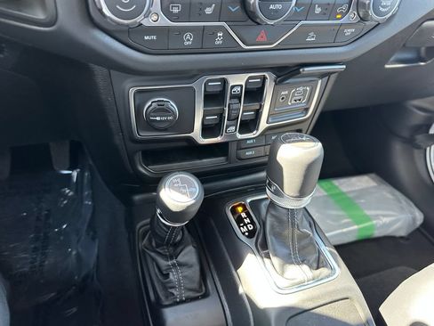 New 2026 Jeep Gladiator Sport AWD/4WD image 26