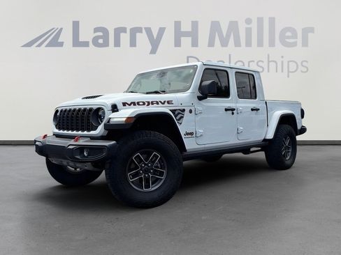 Certified 2025 Jeep Gladiator Mojave w/ Convenience Group AWD/4WD image 1