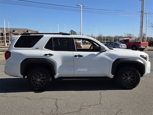 Used 2025 Toyota 4Runner SR5 image 2