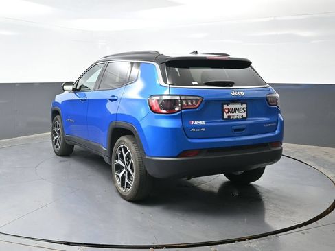 Used 2025 Jeep Compass Limited AWD/4WD image 12