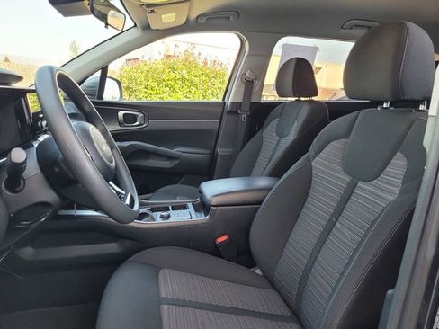 Certified 2023 Kia Sorento LX AWD/4WD image 13