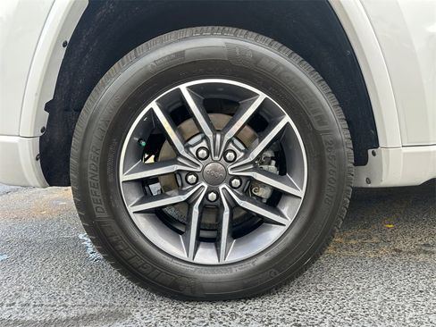 Used 2019 Jeep Grand Cherokee Overland image 46