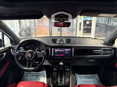 Used 2023 Porsche Macan AWD/4WD image 17