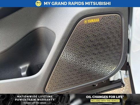 New 2026 Mitsubishi Outlander SEL image 12