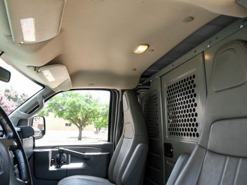 Used 2019 Chevrolet Express 2500 Extended w/ Driver Convenience Package RWD image 25