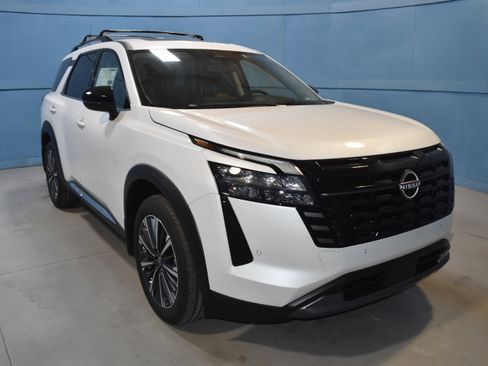 New 2026 Nissan Pathfinder Platinum w/ Cargo Package image 1