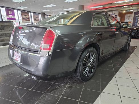 Used 2013 Chrysler 300 AWD w/ Driver Convenience Group image 4
