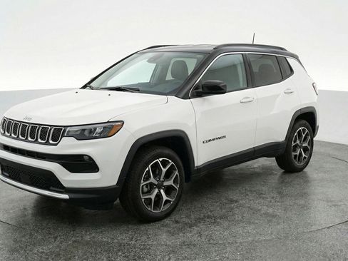Used 2025 Jeep Compass Limited AWD/4WD image 3