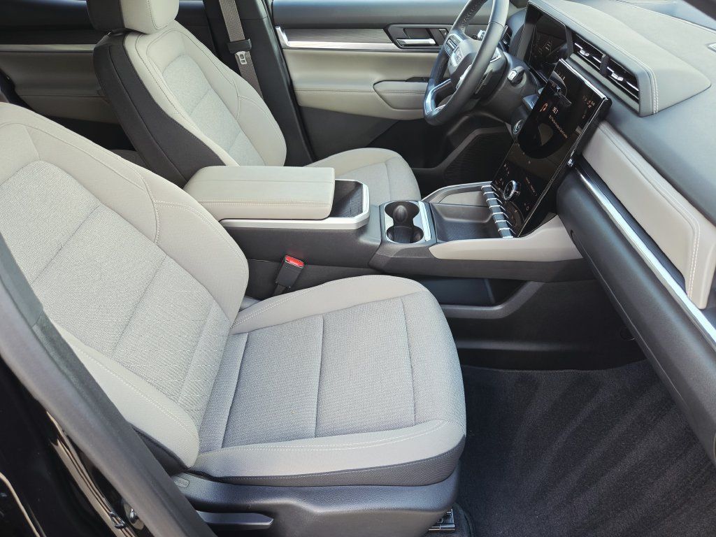 Used 2025 GMC Terrain Elevation w/ Black Edition AWD/4WD image 12