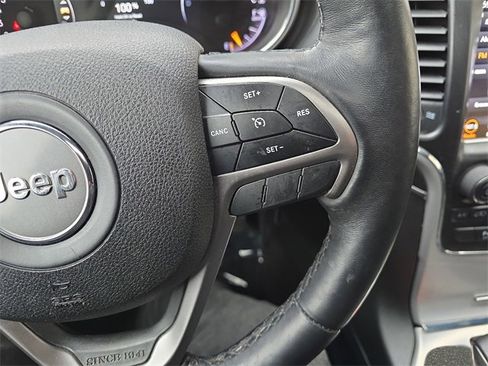 Used 2018 Jeep Grand Cherokee Limited image 21