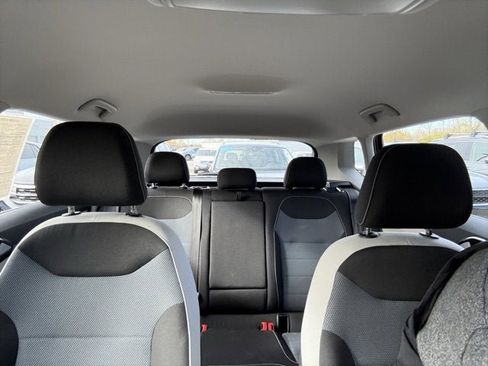 Certified 2025 Volkswagen Taos S image 25