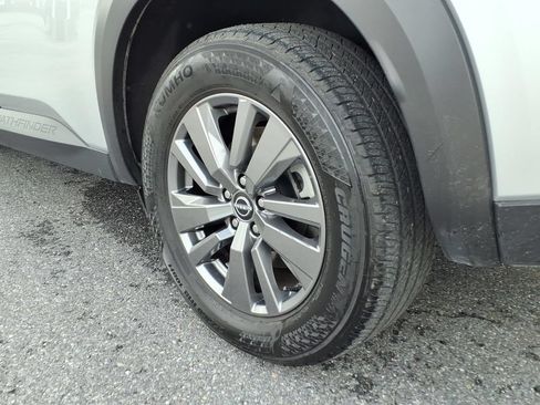 Used 2025 Nissan Pathfinder SV AWD/4WD image 11