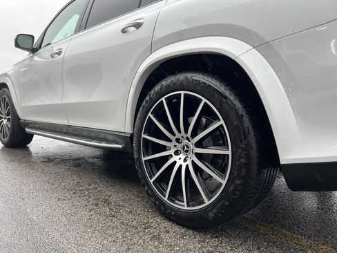 Certified 2025 Mercedes-Benz GLS 580 4MATIC image 9