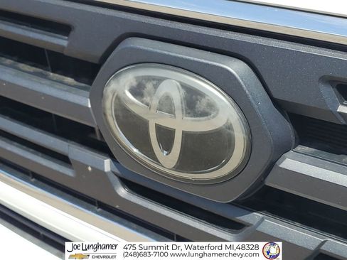 Used 2019 Toyota Tacoma SR5 RWD image 28