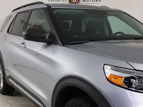 Used 2021 Ford Explorer XLT w/ Equipment Group 202A AWD/4WD image 38