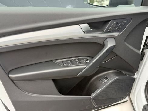 Certified 2025 Audi Q5 2.0T Premium w/ Convenience Plus Package image 13