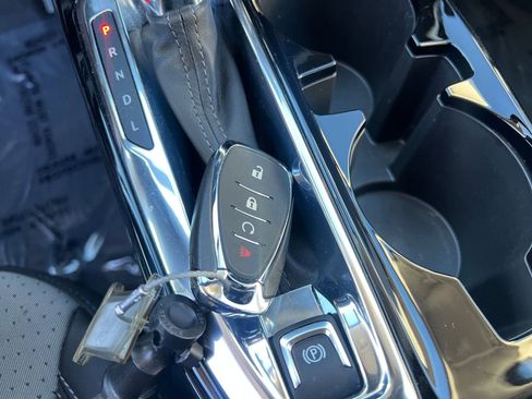 Used 2025 Chevrolet Trax LT image 22