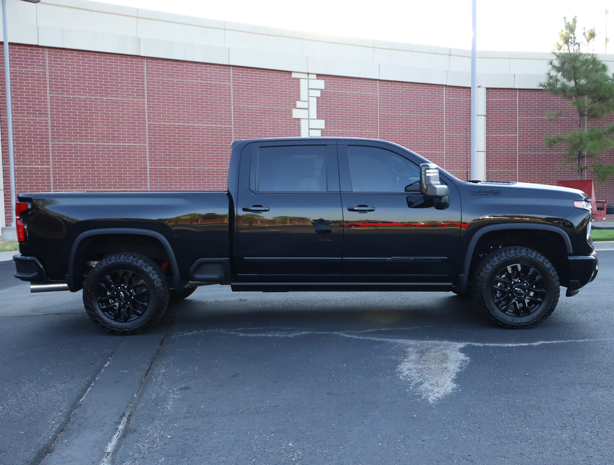 New 2026 Chevrolet Silverado 2500 High Country w/ Midnight Edition AWD/4WD image 35