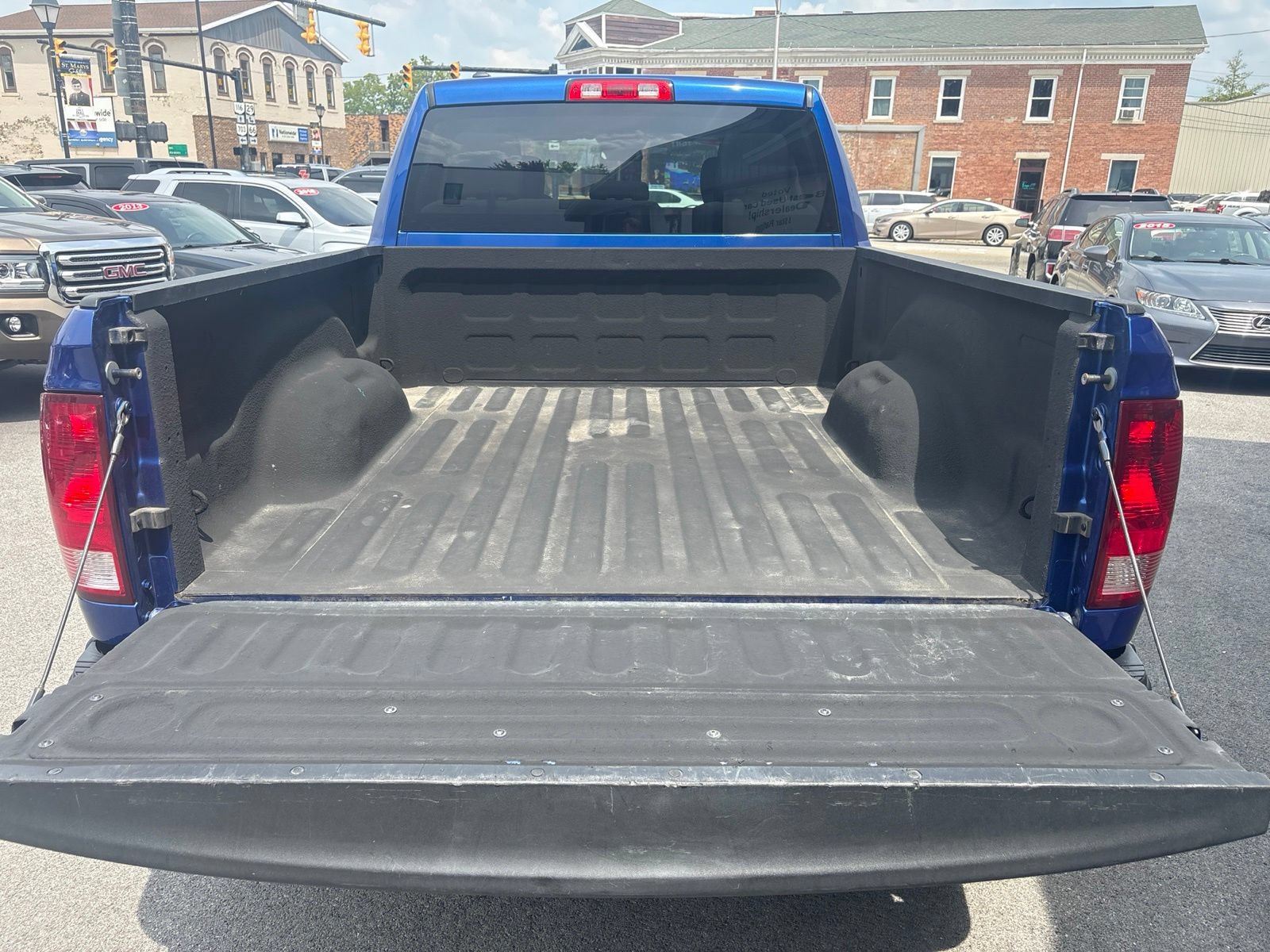 Used 2019 RAM 1500 Express w/ Express Value Package AWD/4WD image 7