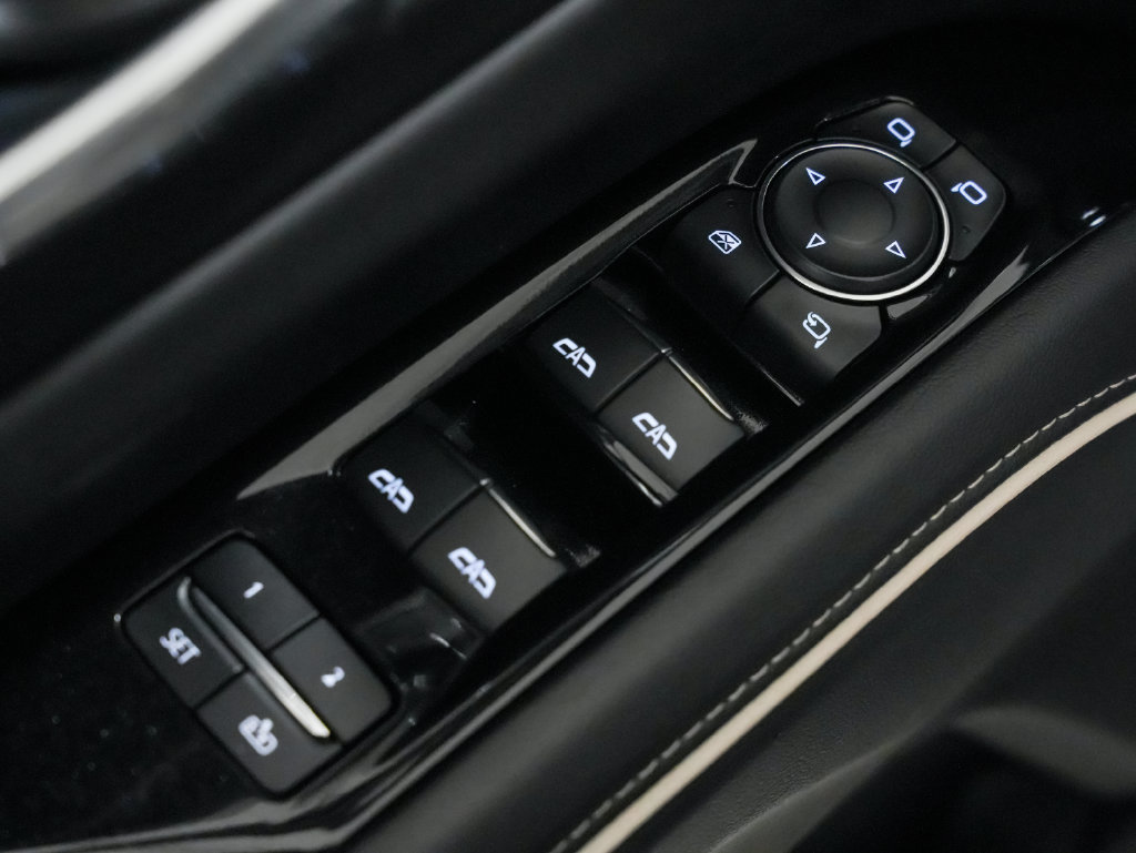 Used 2022 Cadillac Escalade Sport Platinum w/ LPO, ONYX Package AWD/4WD image 37