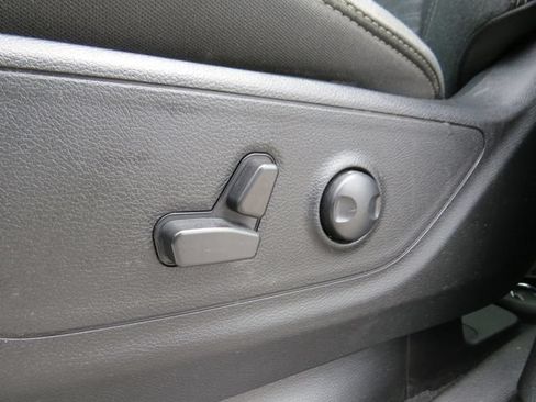 Certified 2025 RAM 1500 Big Horn AWD/4WD image 15