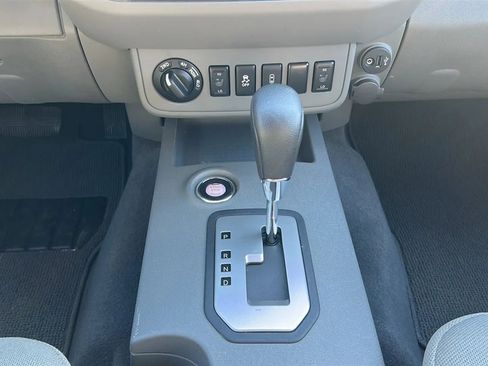 Used 2021 Nissan Frontier SV w/ Midnight Edition Floor Mats image 18