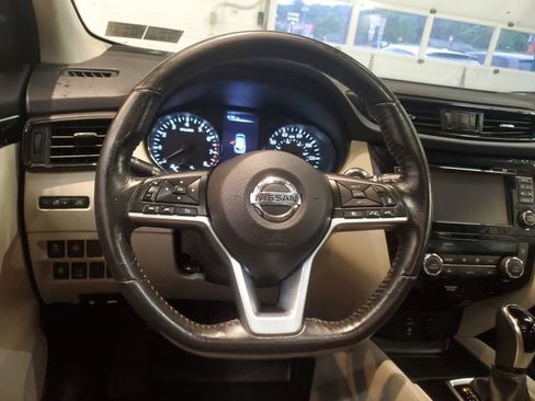 Used 2018 Nissan Rogue Sport SL w/ SL Premium Package AWD/4WD image 16