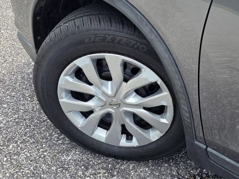 Used 2017 Nissan Rogue S FWD image 26