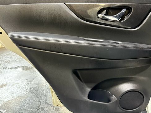 Used 2017 Nissan Rogue SV w/ Midnight Edition Package AWD/4WD image 12