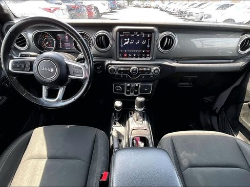 Used 2022 Jeep Wrangler Unlimited Sahara AWD/4WD image 18