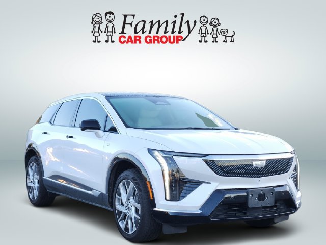 Used 2025 Cadillac Optiq Luxury 1 w/ LPO, Floor Liner Package AWD/4WD image 2