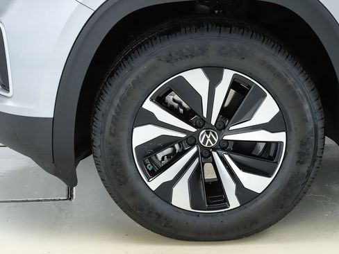 New 2026 Volkswagen Atlas SE image 43